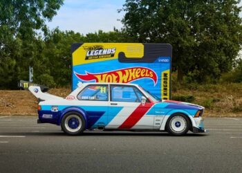 Father And Son Spent 14 Years To Build This Epic BMW 3 Series