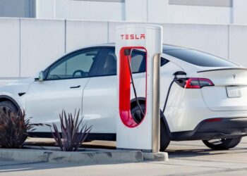 Tesla opens the Southern Hemisphere’s largest Supercharger site in NSW