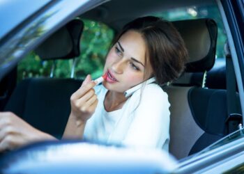 8 traffic laws U.S. drivers can’t stop breaking