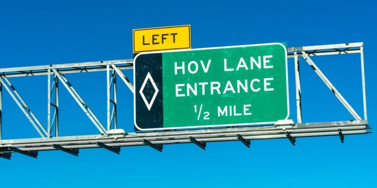 EPA Wants New Rules For EVs Using Carpool Lanes