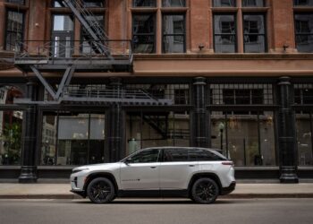 The Jeep Wagoneer S Proves You Don’t Have To Choose Between Tech And Trail Dust