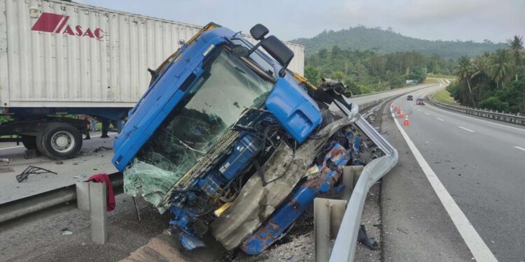 MoT looking into using digital tech to monitor commercial vehicle drivers’ fatigue, health levels