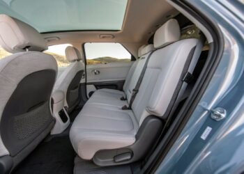 ‘It’s Not Right’ – 2023 Hyundai Owner Slapped With $12,000 Repair Bill Over a Spilled Water Bottle