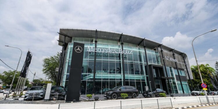 Stars@Mercedes-Benz Bangsar showroom opens – NZ Wheels outlet is third in the world after Tokyo, Zurich