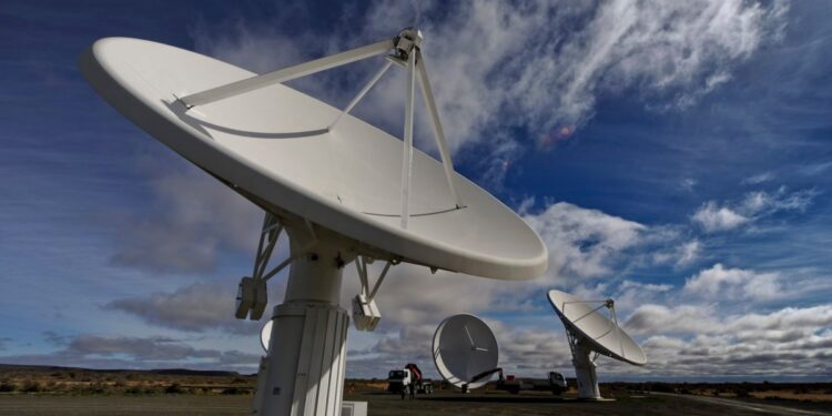 First Radio Signals From 3I/Atlas Hit Earth