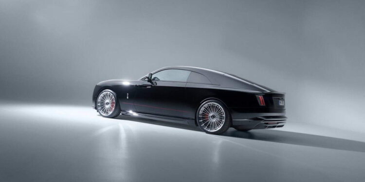 Rolls-Royce Spectre On 24-Inch Wheels Shouldn’t Work, But It Does