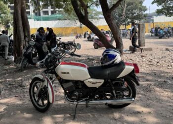 An eventful visit to the RTO with my Yamaha RD 250 Daytona Special