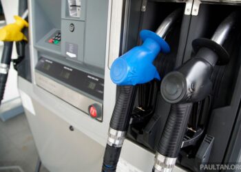 Malaysian fuel prices Nov 27-Dec 3, 2025: down 2 sen; RON95 RM2.63/litre, RON97 RM3.26/L, diesel RM3.08/L